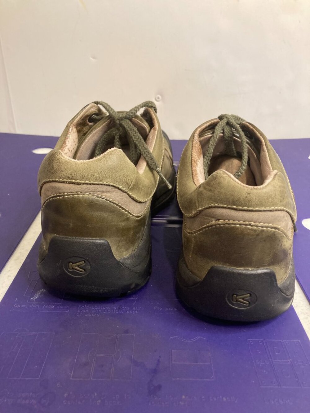 KEEN MENS OLIVE GREEN HIKING SHOE SIZE 11 - Picture 4 of 8